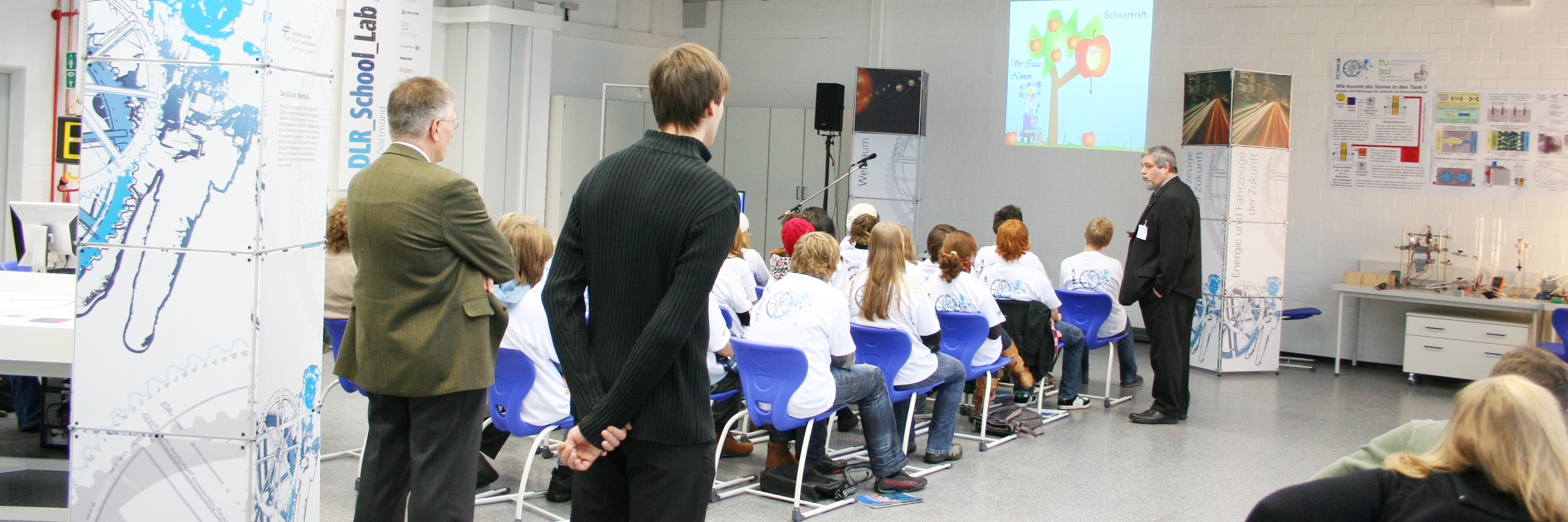 Foto eines Vortrags im DLR-Schoollab.